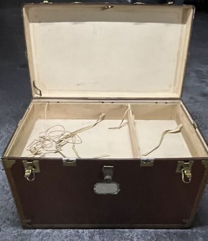 HARTMANN travel trunk, 2 leather handles,...