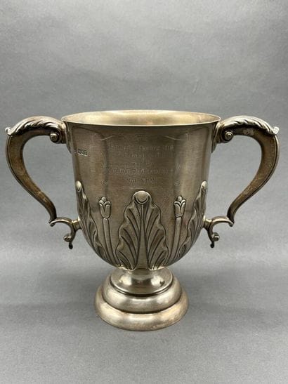 Two-handled bowl on a 935-thousandths silver...