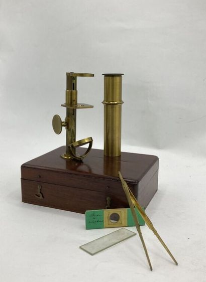 Microscope miniature en laiton (incomplet)....