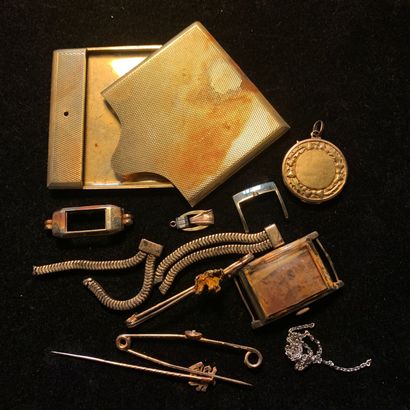 Lot de débris d'or 18 k (750 millièmes) et...