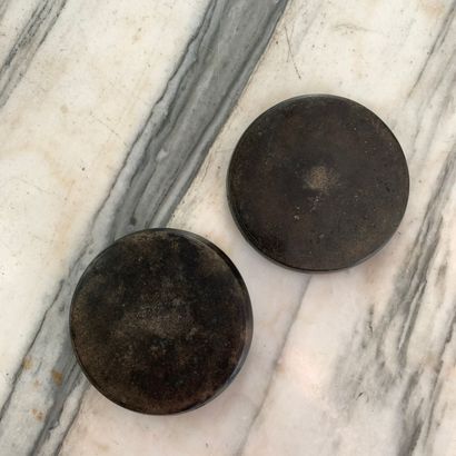 Deux petits miroirs en bronze chinois
Diamètre...