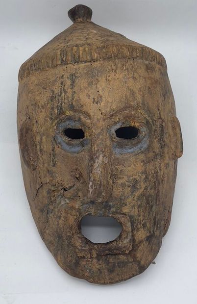 Népal - Masque en bois sculpté et évidé le...