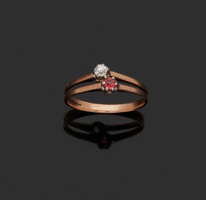 Bague en or jaune 750 millièmes ornée d'un...