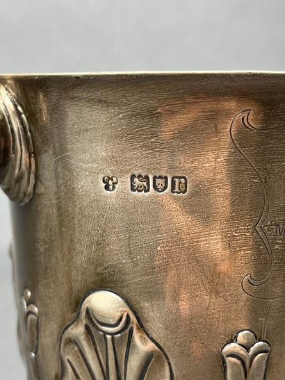 Two-handled bowl on a 935-thousandths silver...