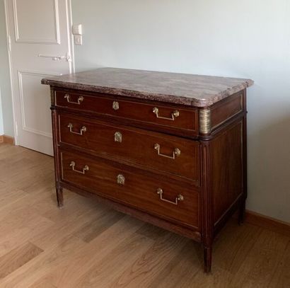 Mahogany and mahogany veneer chest of drawers,...