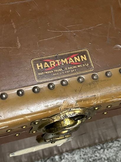 HARTMANN travel trunk, 2 leather handles,...