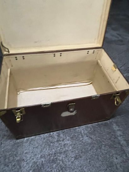 HARTMANN travel trunk, 2 leather handles,...