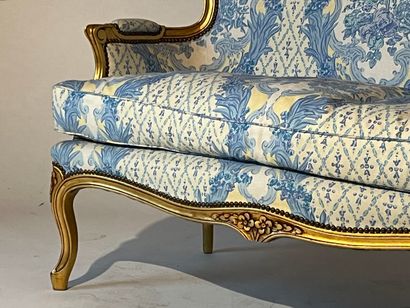 Canapé d'alcove de style Louis XV, en bois...