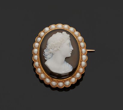 18k (750 thousandths) yellow gold brooch...