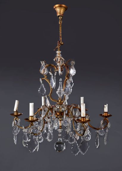 Lustre en métal doré à plaquettes en cristal...