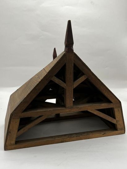 Charpente de maîtrise en bois de résineux...