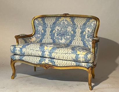 Canapé d'alcove de style Louis XV, en bois...