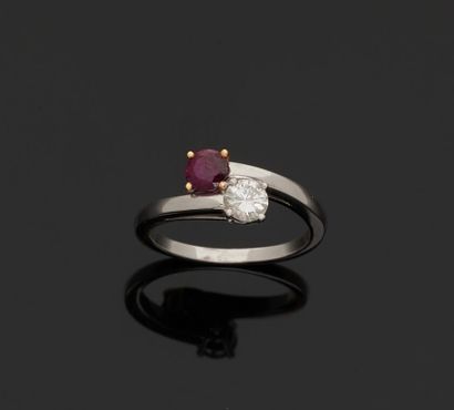 Bague toi et moi en or gris 18 k (750 millièmes)...