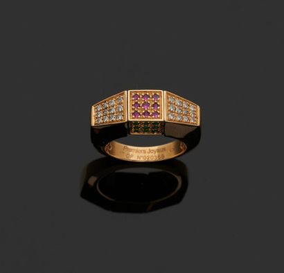 Bague en or jaune 750 millièmes ornée d'un...