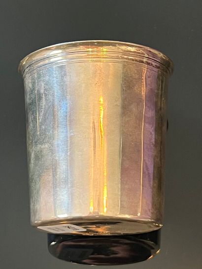 Silver timbale with fillet decoration.
Circa...