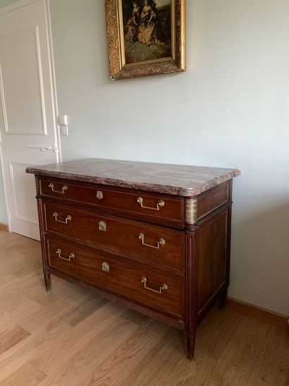 Mahogany and mahogany veneer chest of drawers,...