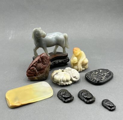 ASIE - lot de 9 pierres dures variées figurant...