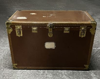 HARTMANN travel trunk, 2 leather handles,...