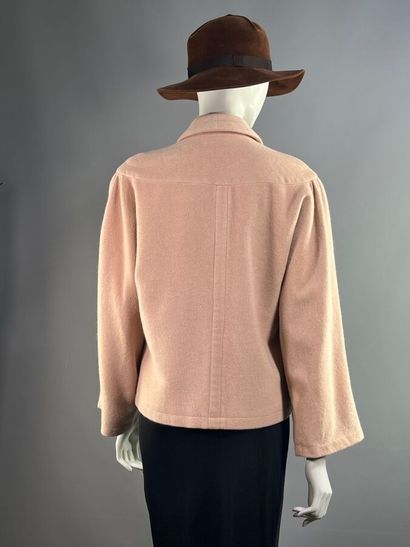 THIERRY MUGLER - Années 1980 - Veste.

Taillée...