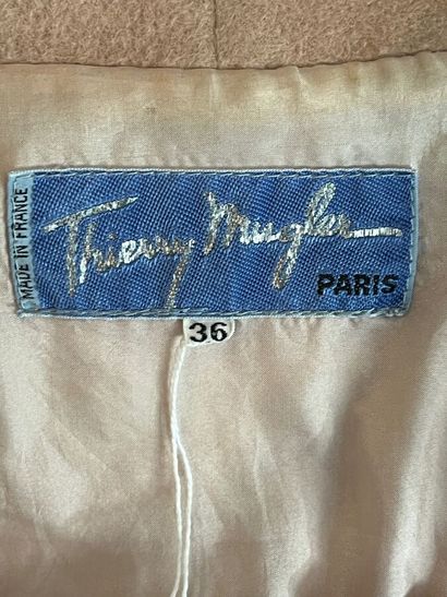 THIERRY MUGLER - Années 1980 - Veste.

Taillée...