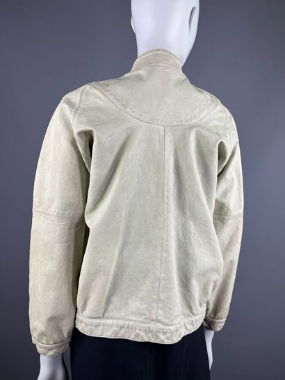 MARNI - Veste.

Blouson en cuir grège. La...