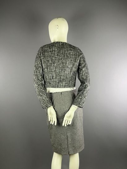 PAULE KA
Ensemble veste et jupe présentées...