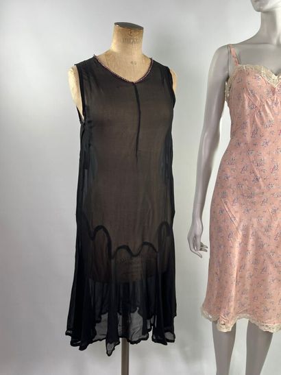 Début du XXème siècle - Lot de vêtements...