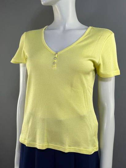 AALLARD de Megève - Lot de 2 tops.

-Modèle...