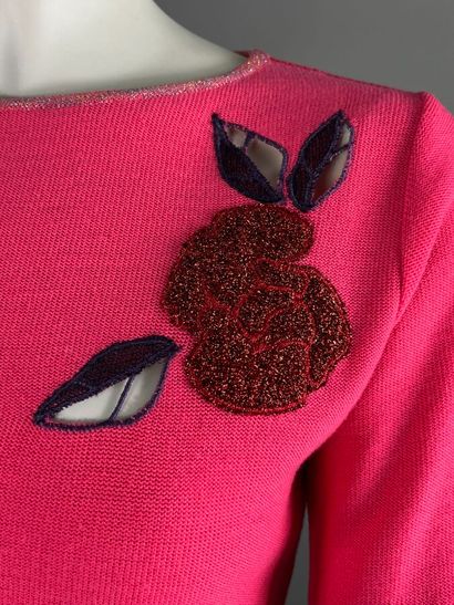 CHRISTIAN LACROIX - Pull

De couleur rose...