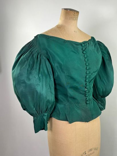 Début du XXème siècle - Lot de vêtements...