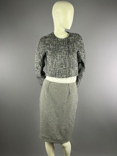 PAULE KA
Ensemble veste et jupe présentées...