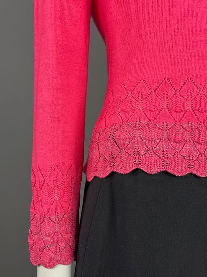 CHRISTIAN LACROIX - Pull

De couleur rose...