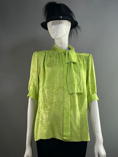 YVES SAINT LAURENT Haute couture et attribué...
