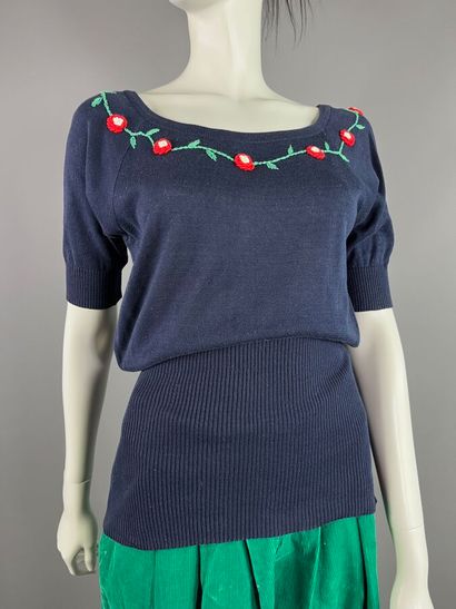 PIERRE CARDIN et autre - Top et jupe
Top...