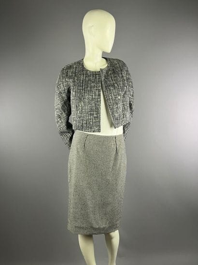 PAULE KA
Ensemble veste et jupe présentées...