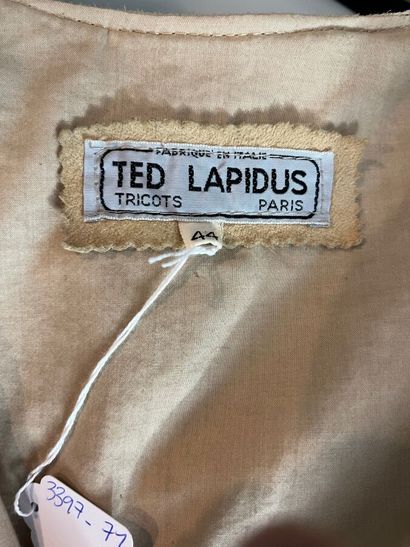 TED LAPIDUS - Robe en peau beige.

Cuir velours...