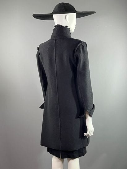 MARITHÉ FRANÇOIS GIRBAUD - Manteau

Le modèle...