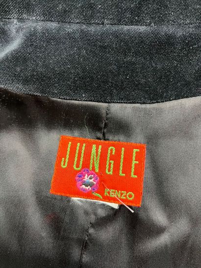 KENZO Jungle - Veste

Modèle taillé dans...