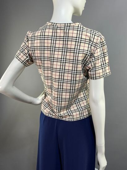 BURBERRY London. Top.

Modèle en coton stretch...