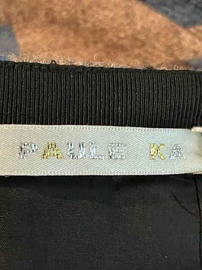 PAULE KA 
3 pièces gris bordures corail
twin...