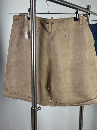 2 shorts et une tenue de bord de mer - Vers...