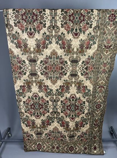 1900 1920 - Dessus de table ou piano.

Tissage...