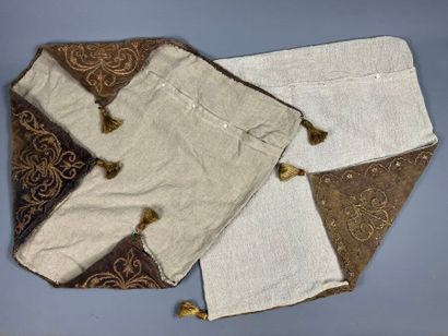 Deux broderies, circa 1900, Turquie.

Ces...