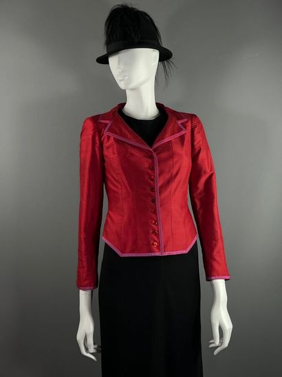 CORINNE SARRUT - Suite de 2 vestes en soie.

-Modèle...