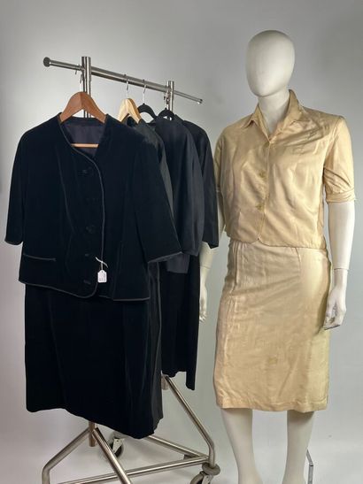 Lot de 4 robes de jour vers 1950 et 60

-Modèle...