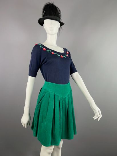 PIERRE CARDIN et autre - Top et jupe
Top...
