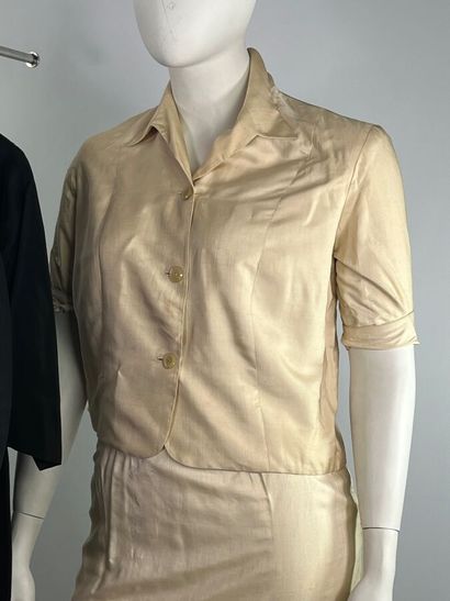 Lot de 4 robes de jour vers 1950 et 60

-Modèle...