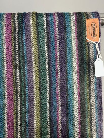 MISSONI - Lot de 3 grandes écharpes.

-Modèle...