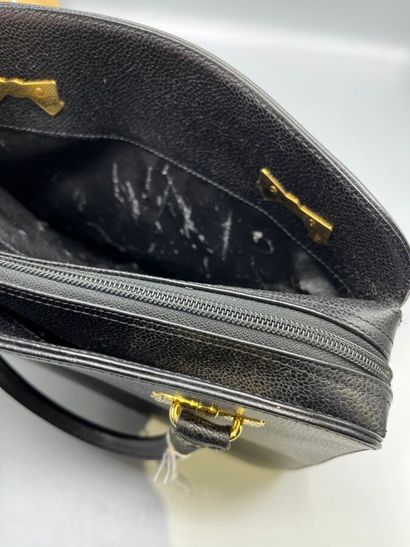 NINA RICCI - Sac à main.

Modèle en cuir...