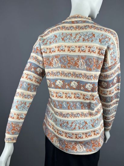 KENZO - Pull
Modèle rose et bleu gris à manches...